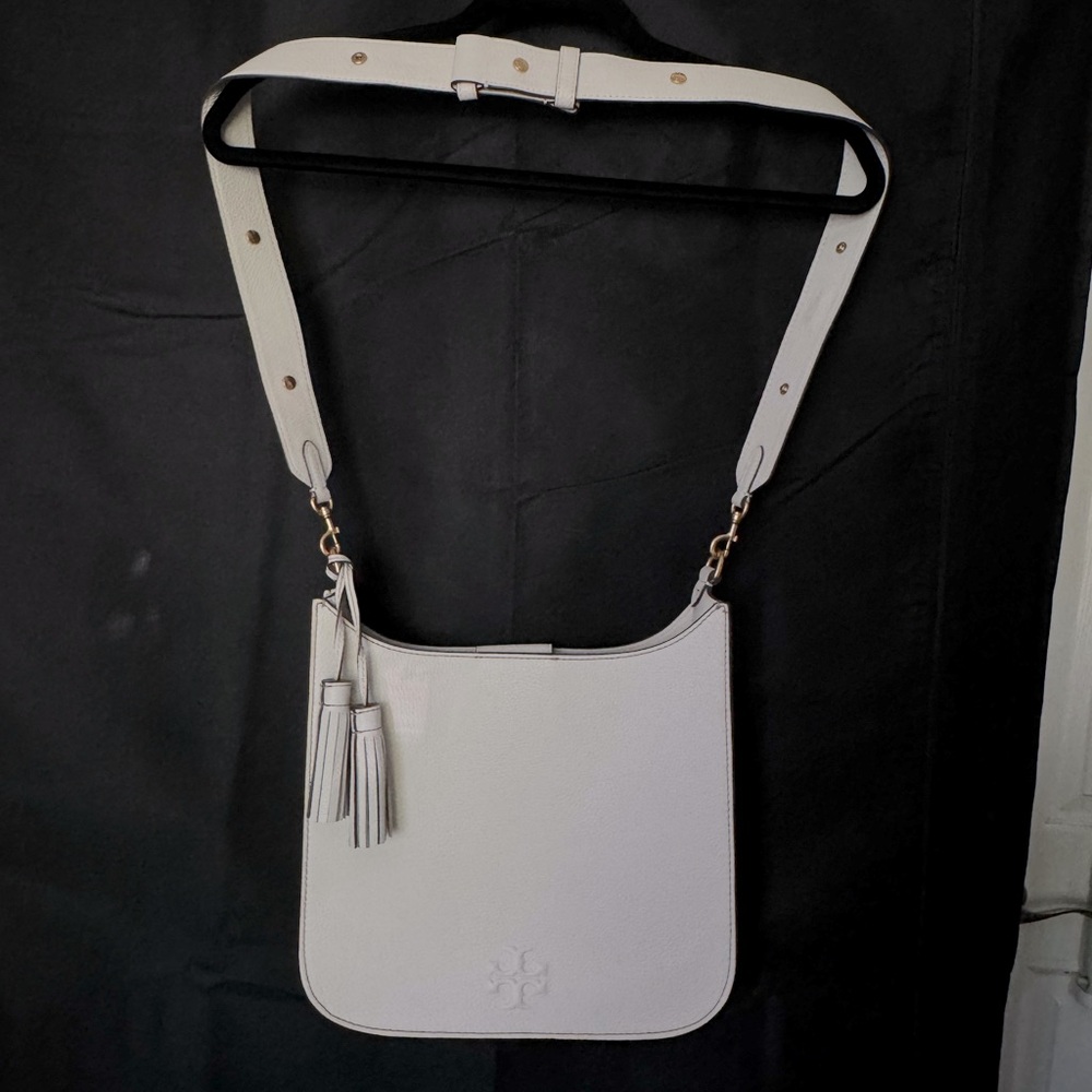Elegant Tory Burch NWOT White/Cream Shoulder Bag